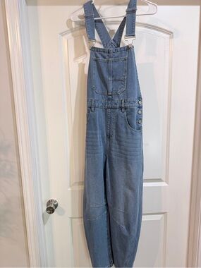 Women’s Light Wash Denim Barrel Overalls